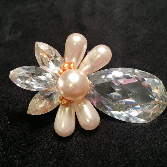 Wendy Gell Vintage Crystal & Pearl Earrings - Picture 2 of 4